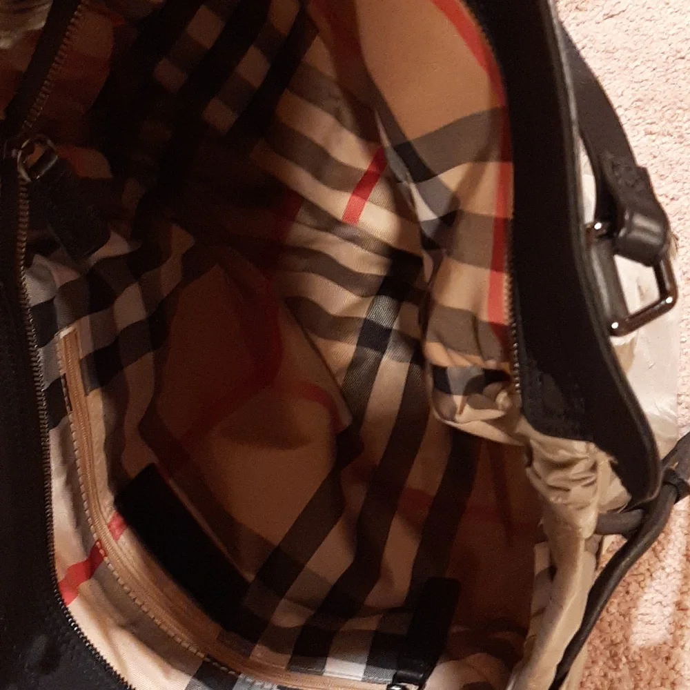 🪶Shoulder/Tote Bag with Plaid Interior, Zip Closure🪶 - Picture 13 of 13